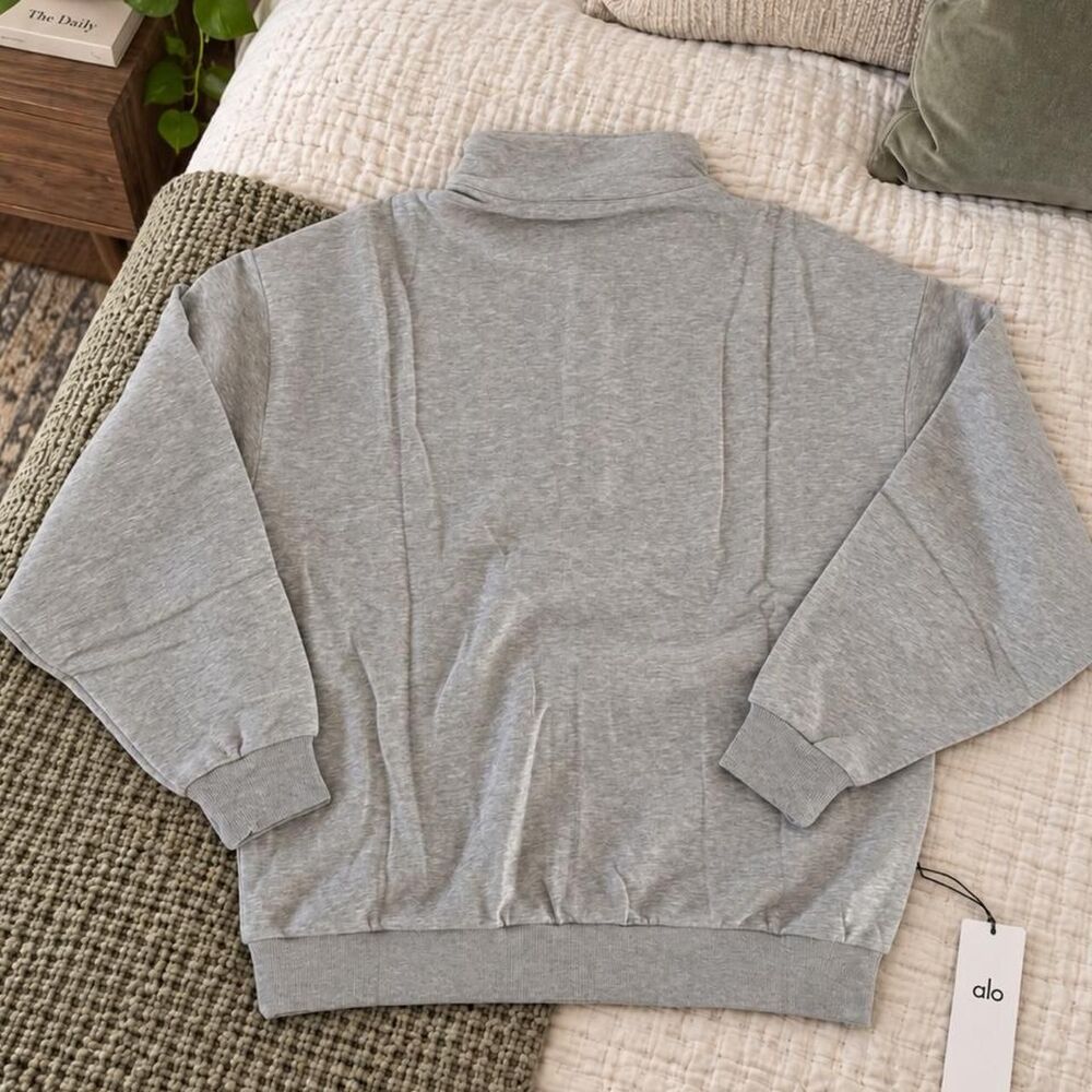 Alo Yoga Accolade Quarter Zip Pullover – Grey - Picture 3 of 3